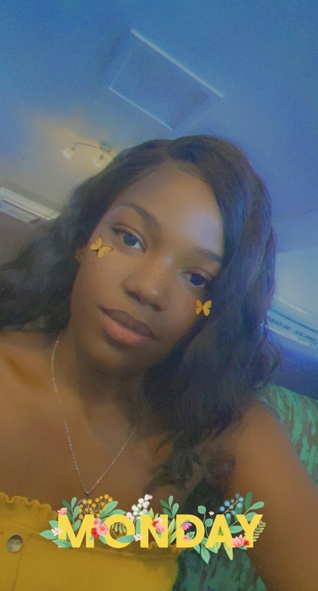 Mela_ Nacktbilder von OnlyFans