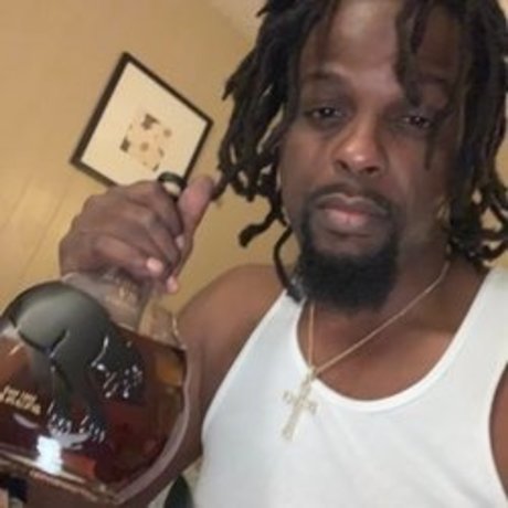 The Megalodon XL Nacktbilder von OnlyFans geleakt