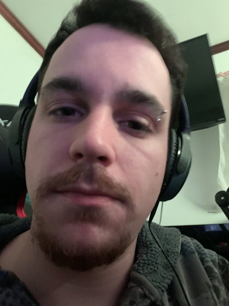 Matthew Chambers OnlyFans Striptease