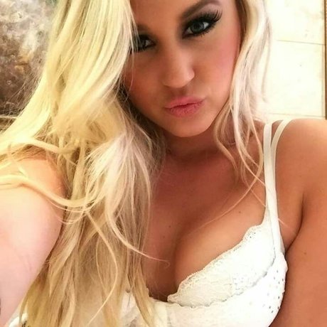 Mask me up OnlyFans Bilder nackt