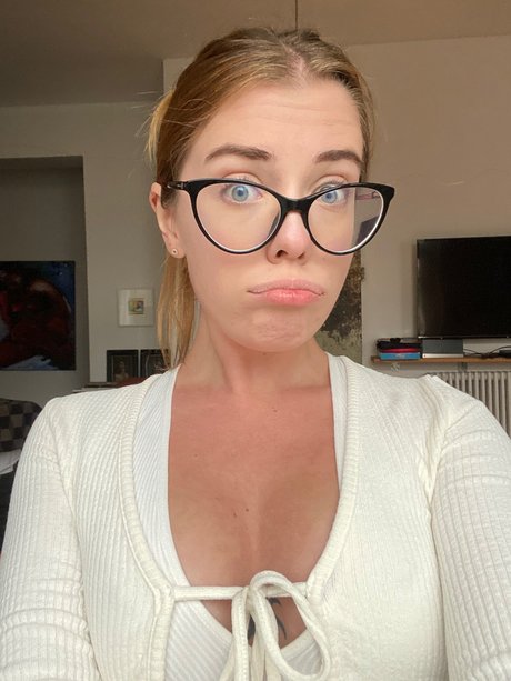 Mary Spark Po OnlyFans