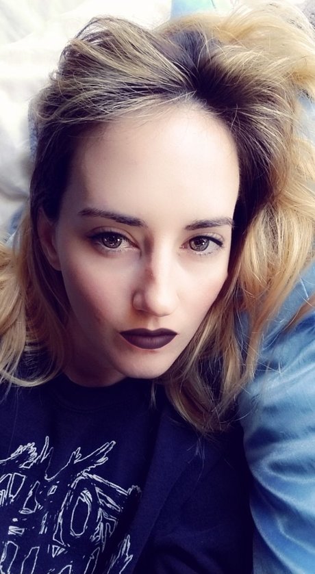 Metal Mary OnlyFans Model Bilder