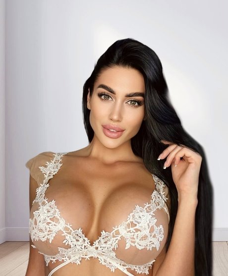 Monika Your Girl Next Door_ Brüste OnlyFans