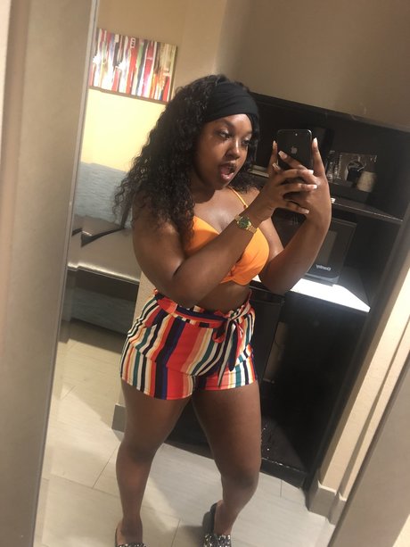 Meyah Batiste NurlyFans-Pornos