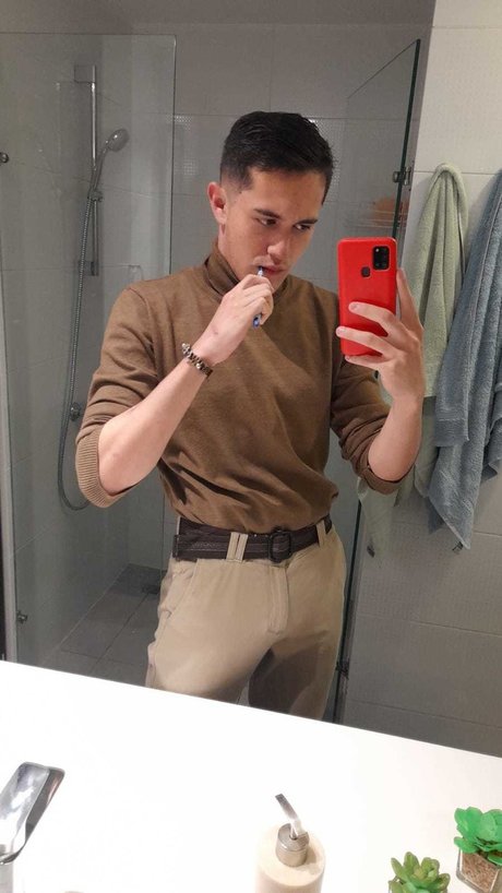 Miguel Maya OnlyFans Star