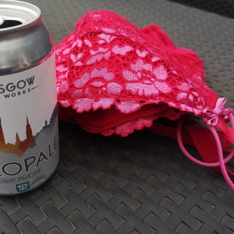 MK Rocks A Rack OnlyFans Gratis