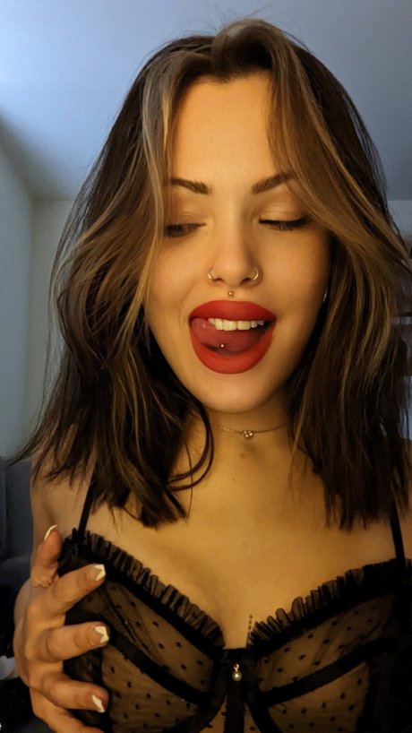 Mistress Annaliese OnlyFans Sex geleakt