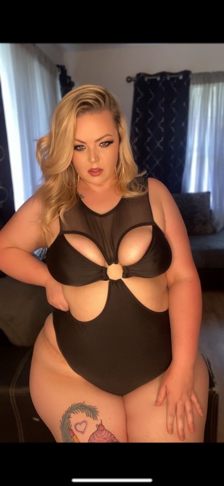 MzPluscious OnlyFans-Post