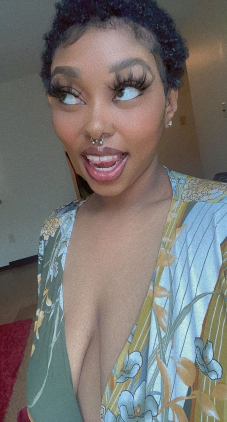 Mystery Flower Neue geleakte OnlyFans-Inhalte