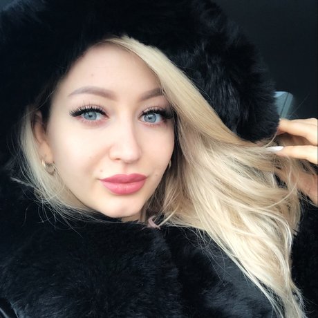 MyaBlonde Bilder OnlyFans