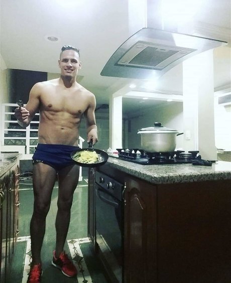 Mu e OnlyFans Lesbisch