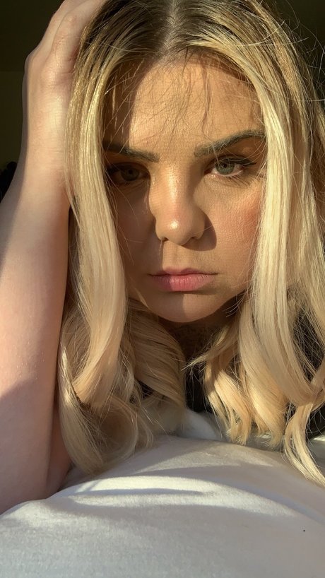 Kite OnlyFans Striptease