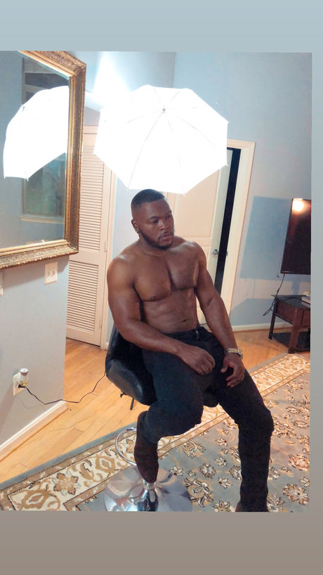 MrBachelor OnlyFans-Creator