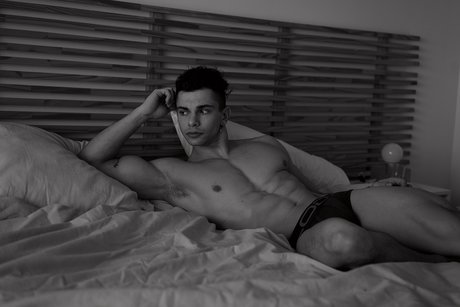 Niconly OnlyFans Brüste Bild