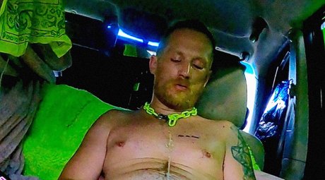 Neontetra2002 OnlyFans nackte Brüste