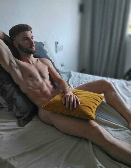 king tylor OnlyFans Brüste Bild