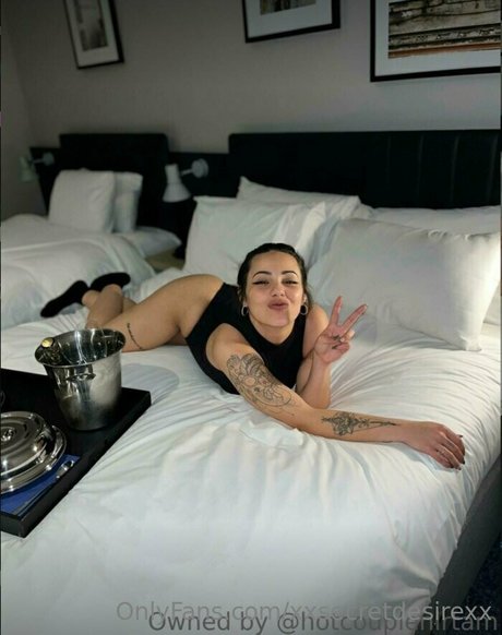 xxsecretdesirexx OnlyFans Strip