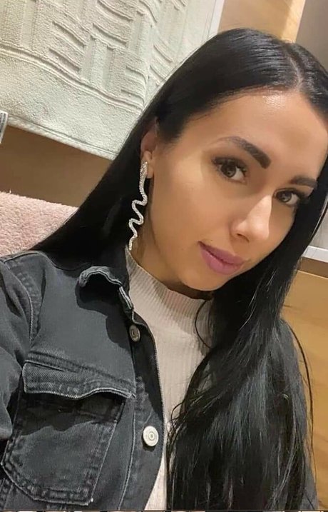 Somogyi Lanyok OnlyFans-Creator