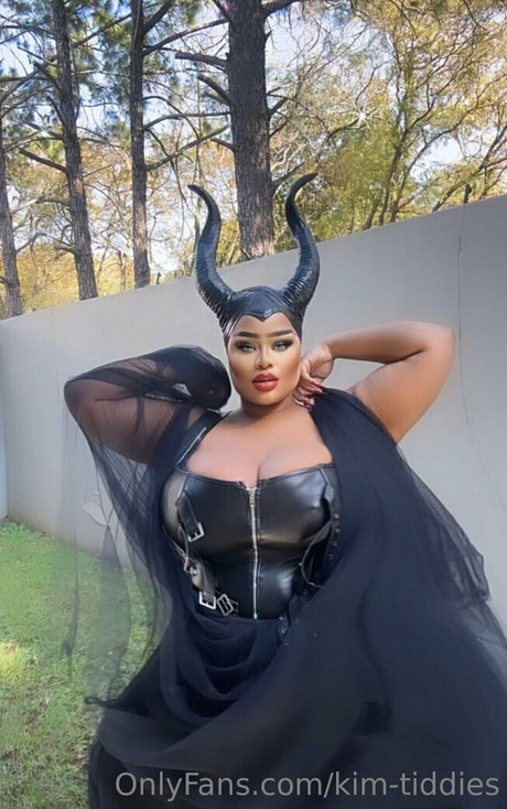 Kim Tiddies OnlyFans Nacktbilder geleakt