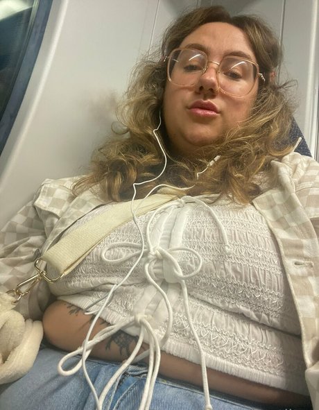 paris stilton OnlyFans Nacktbilder