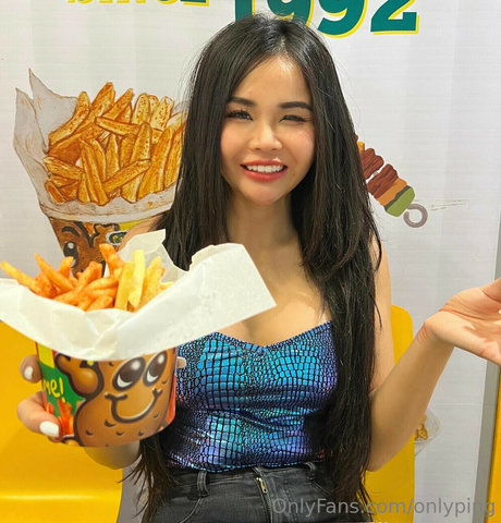 onlyping NurlyFans-Brüste