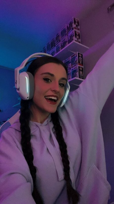 Maggie Roscher Nacktpornos auf OnlyFans