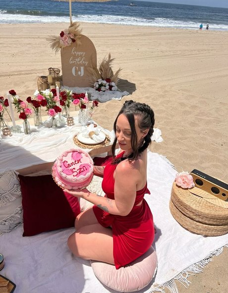 jadastevensfree OnlyFans Inhalte