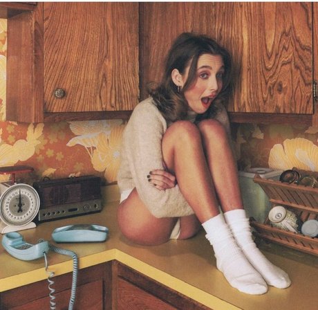 Emma Chamberlain OnlyFans Bilder