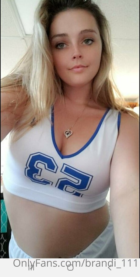 brandi 111 Oben ohne OnlyFans