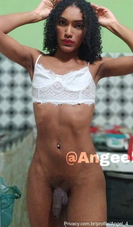 Angel 4 NurlyFans-Brüste