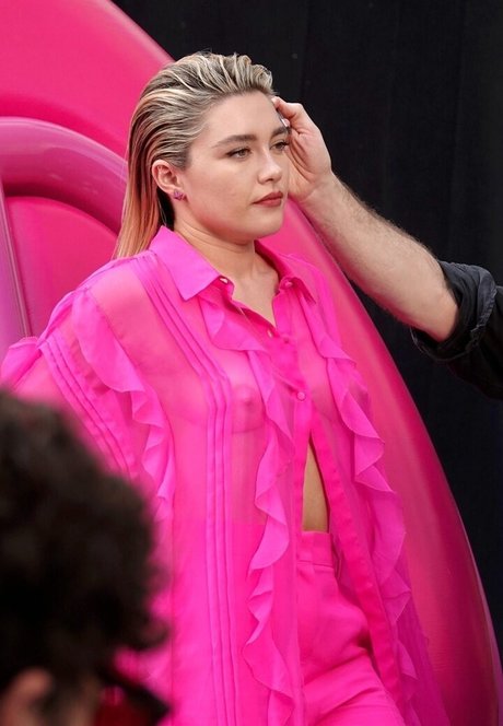Florence Pugh Oben ohne OnlyFans