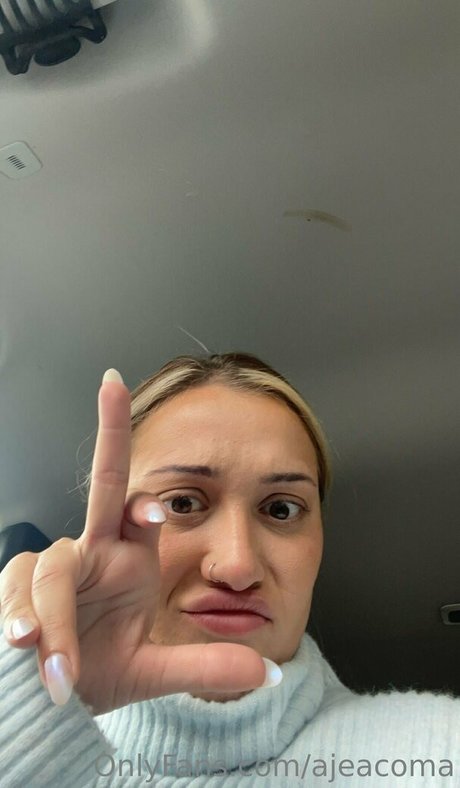 Ajeacoma Leaks von OnlyFans