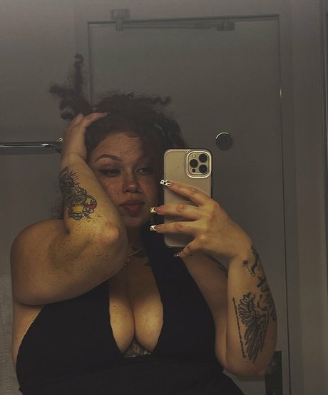 AHintOfRed Nacktbilder von OnlyFans geleakt