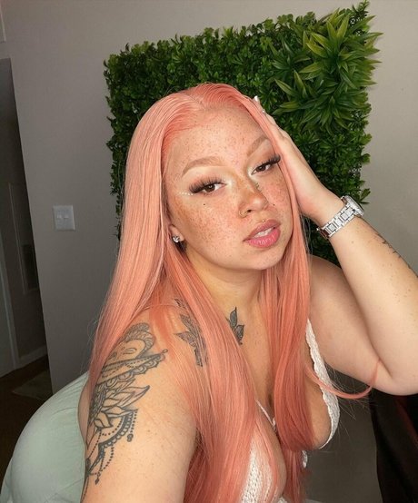 AHintOfRed OnlyFans Pornografie gratis