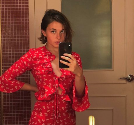 Cailee Spaeny OnlyFans X