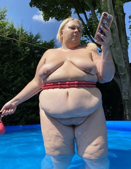 adelesexyukfree NSFW OnlyFans