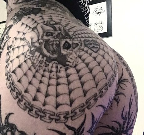 babyskeleton Nacktbilder von OnlyFans geleakt