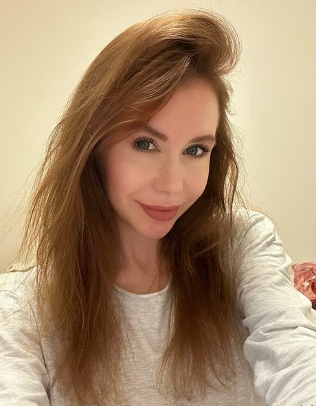 mianaughtygirl Leaks von Nacktbildern auf OnlyFans