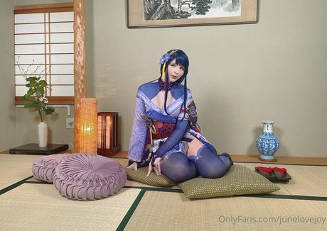 junelovejoy Oben ohne OnlyFans