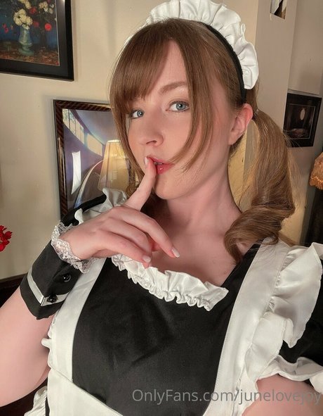 junelovejoy OnlyFans-Leaks