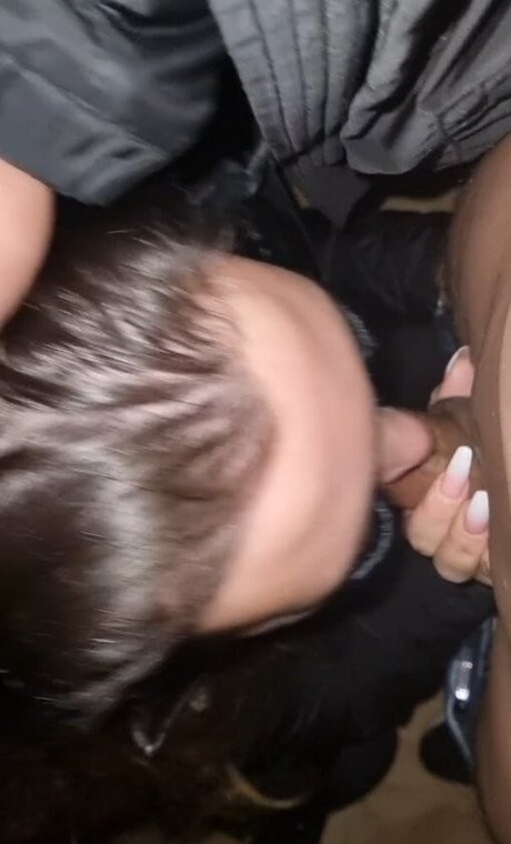 Paris Hill OnlyFans Fotos