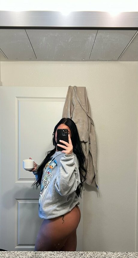 Tana Hennessey OnlyFans Arsch Leak