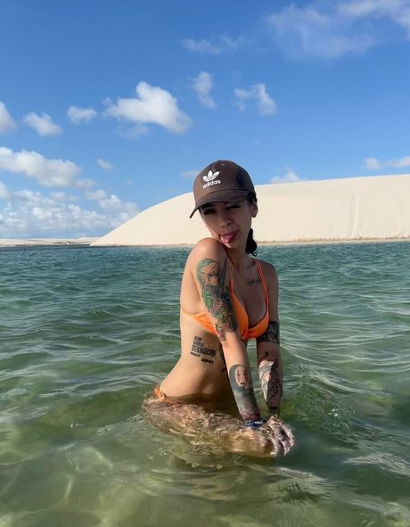 Caputile Nacktbilder von OnlyFans