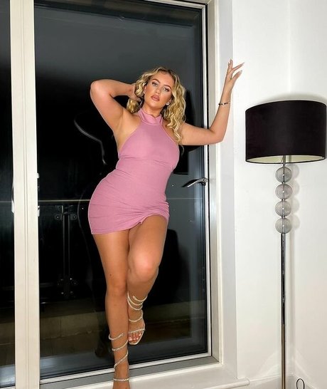 LAURA GOLD OnlyFans Pornografie