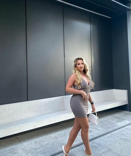 LAURA GOLD OnlyFans Porno