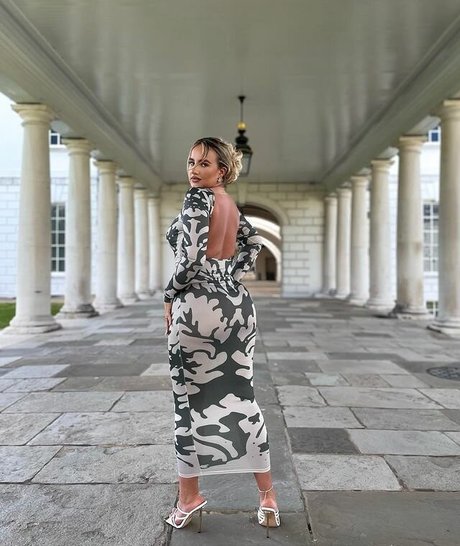 LAURA GOLD OnlyFans nackte Brüste