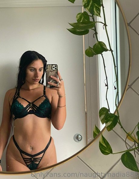 naughtynadia888 OnlyFans Nackt Content