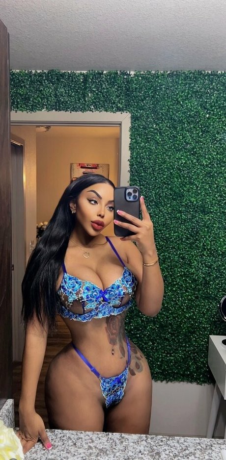 erikayrose OnlyFans Nacktbilder