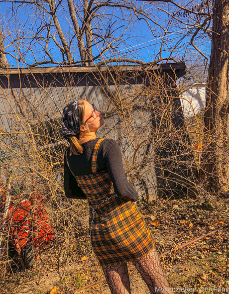 mykenzieren OnlyFans Model Fotos