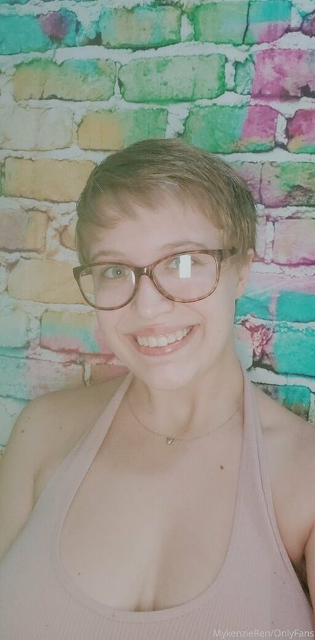 mykenzieren OnlyFans schlank